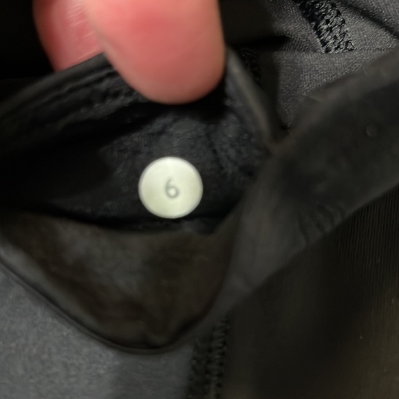 Lululemon Bike Shorts - Wore 1x - Black - excellent condition- size 6 - Picture 3 of 6